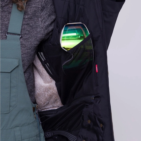 686 insulated snowboard jacket - Picture 6 of 7